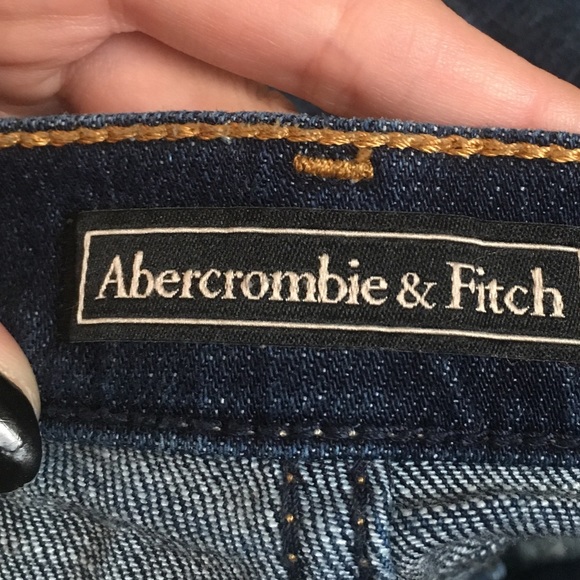 Abercrombie and Fitch High-Wasted Shorts - Picture 6 of 6